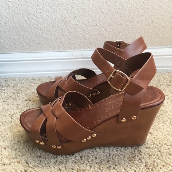 Coconut by Matisse brown wedge heels sz 8 - Picture 3 of 6